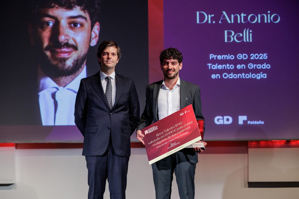 Manuel de Bethencourt junto a Antonio Belli en la 28 Gala de Gaceta Dental
